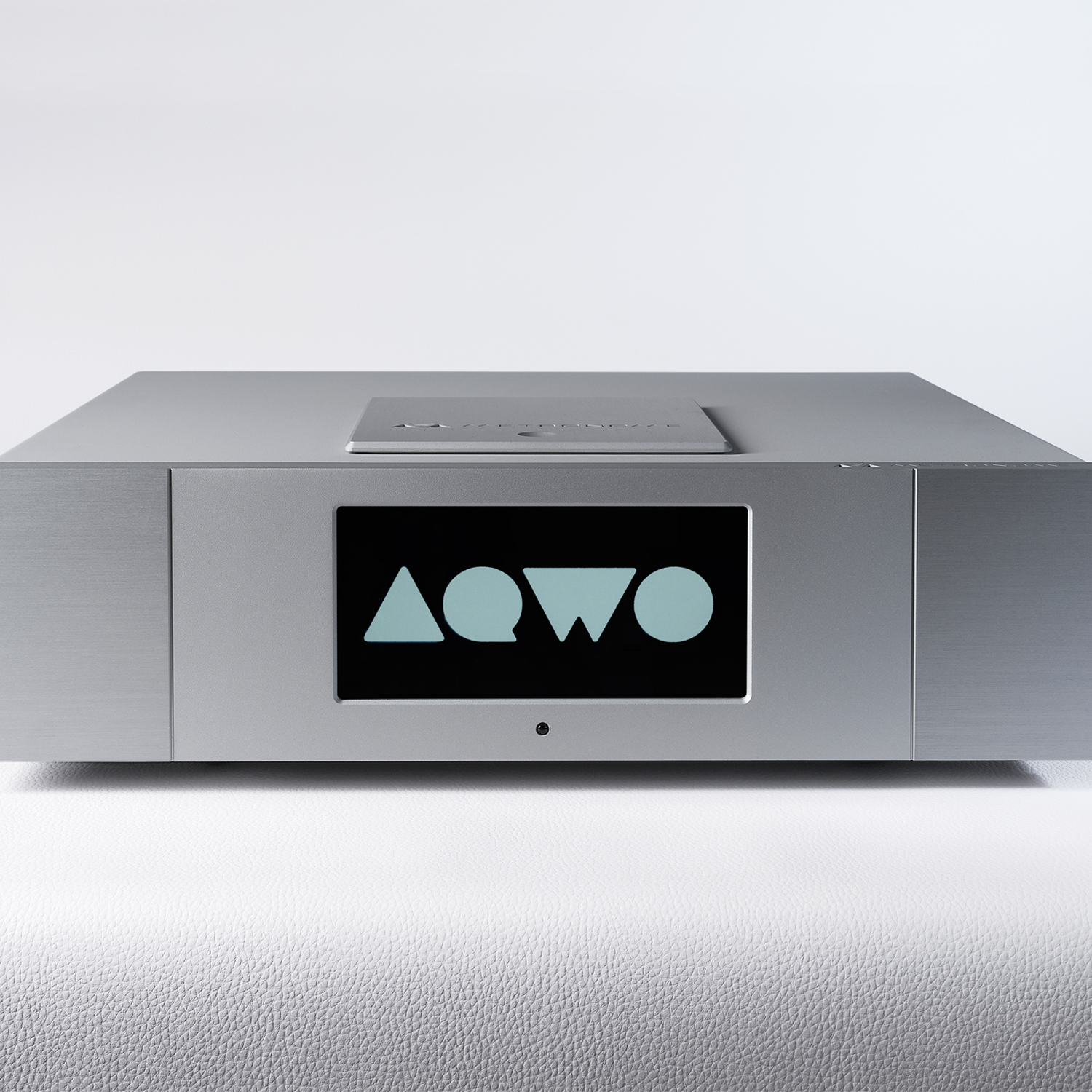 Aqwo 2 silver by Métronome